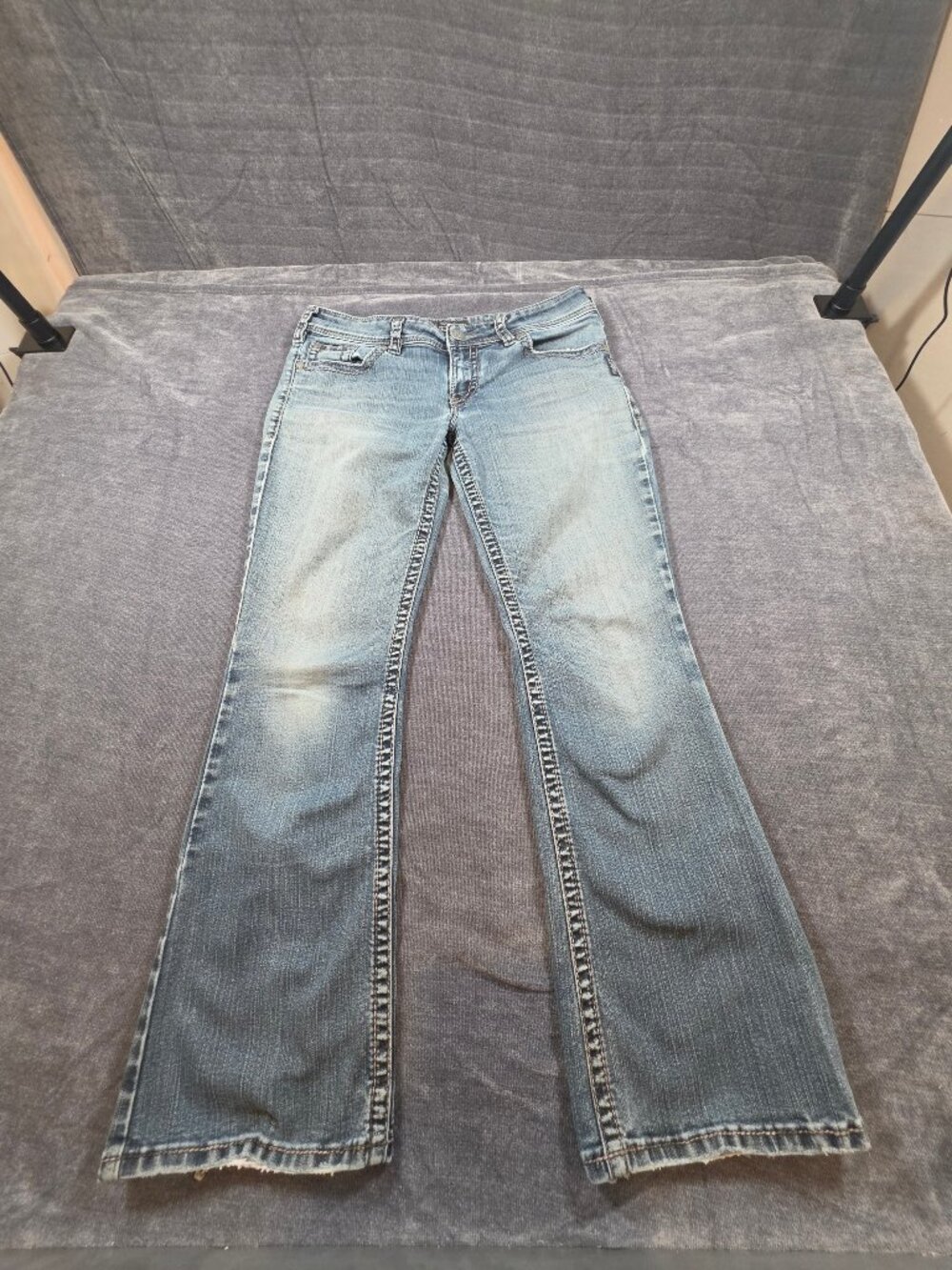 Women's Light Wash Bootcut silver tab SukiJeans